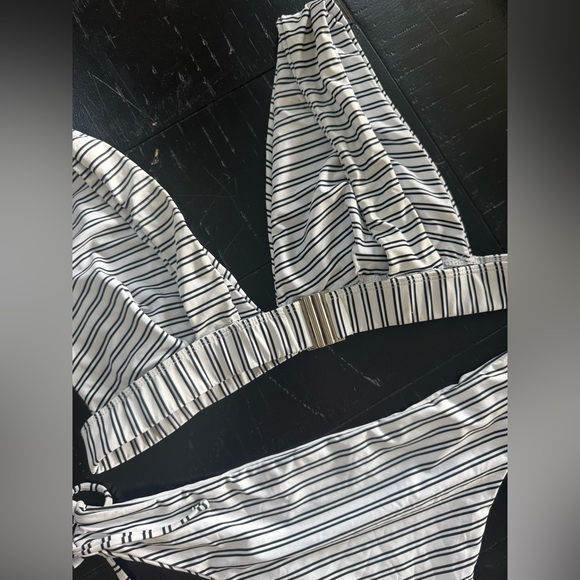 Women’s XXL Striped Black and White Bikini Set - Picture 2 of 7